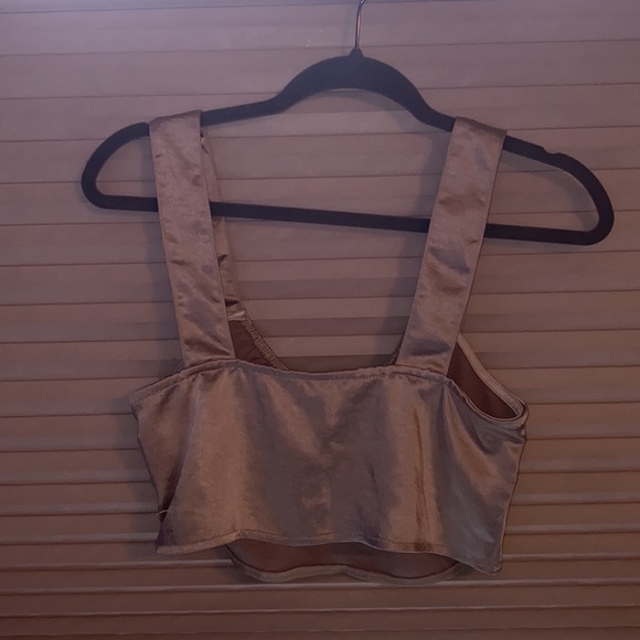 Motel Rocks Going Out Tops - Picture 4 of 8